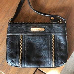 Michael kors crossbody black purse
